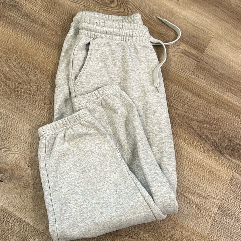 Women’s FABLETICS size xl sweat pants